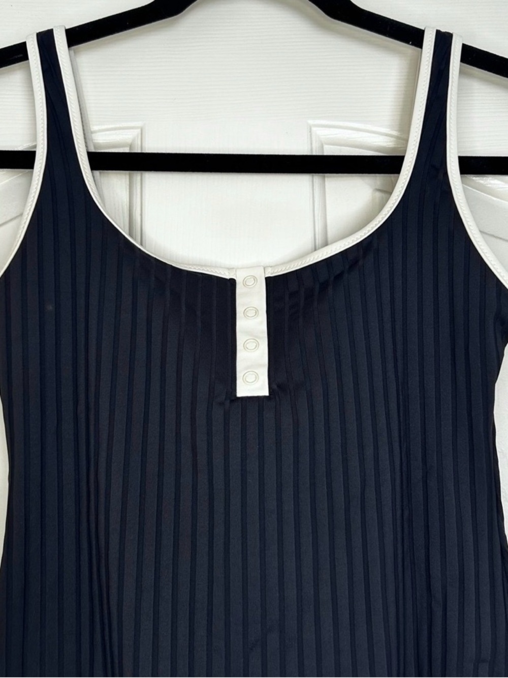 Aerie NWT Black Ribbed One-Piece Swimsuit with White Trim Size small - Picture 2 of 6